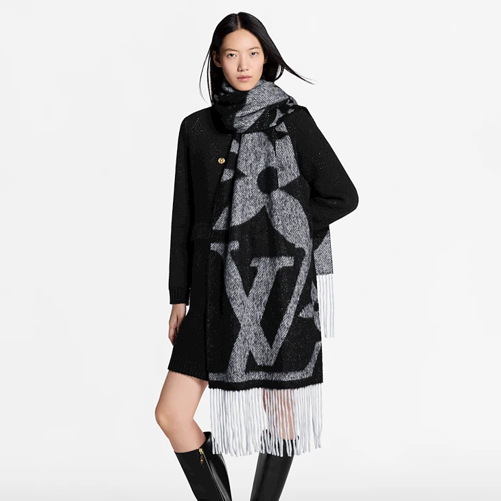 SNOWY KALEIDOSCOPE SCARF