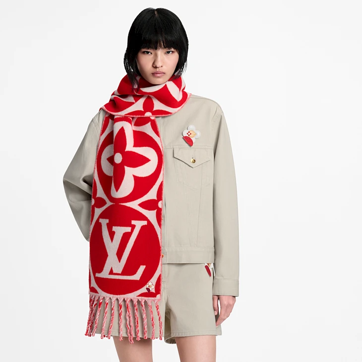 VIVIENNE MEDALLION Lunar New Year scarf