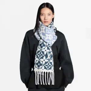 Louis Vuitton LV frosty grade scarf
