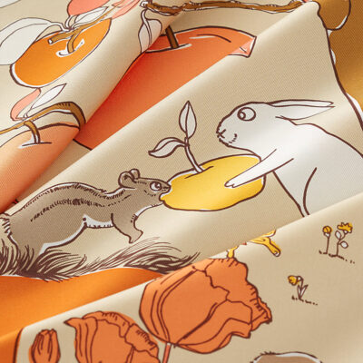 Apple Tree Scarf 90 on Hermès Saddle