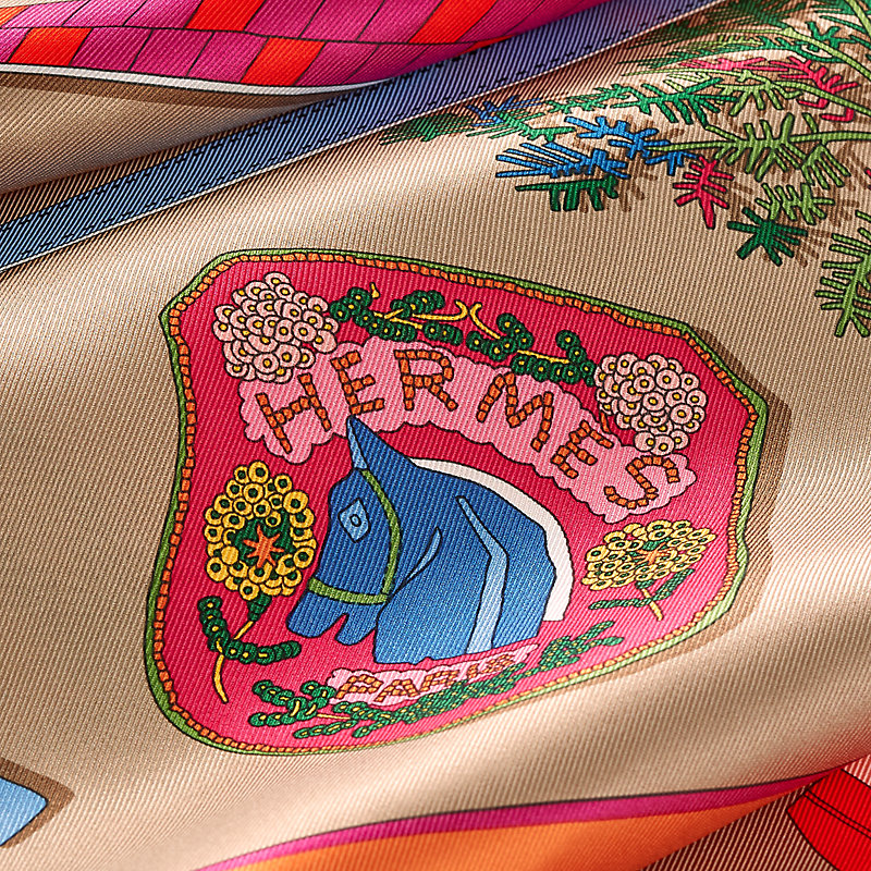 Hermès Elegant Walking Scarf 70