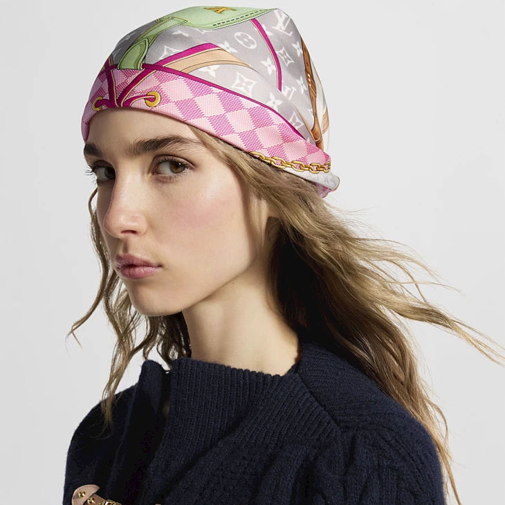 Louis Vuitton flower and strap 90 scarf