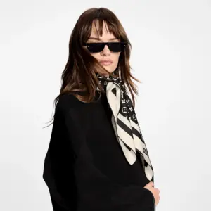 Foulard Louis Vuitton à motif Monogram Silhouette 90