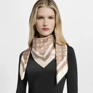 Foulard Louis Vuitton à motif Monogram Silhouette 90