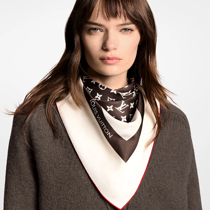 Louis Vuitton monogram silhouette 70 scarf