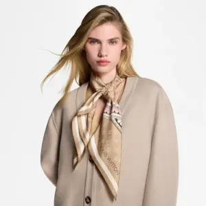 Écharpe « MERVEILLEUSES 90 » de Louis Vuitton