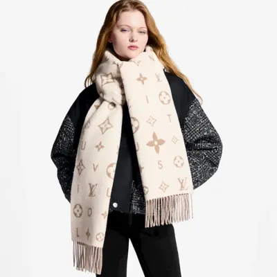 Louis Vuitton Reykjavik cloud scarf