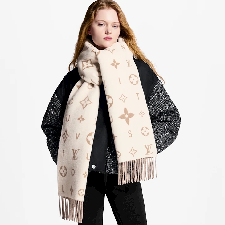 Louis Vuitton Reykjavik cloud scarf
