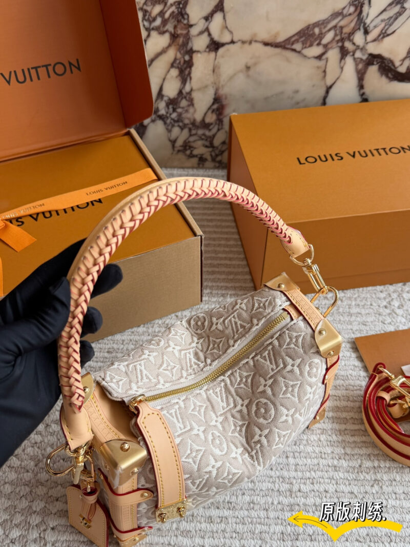 LV embossed trunk gentle ceiling IN Louis Vuitton milk fufu