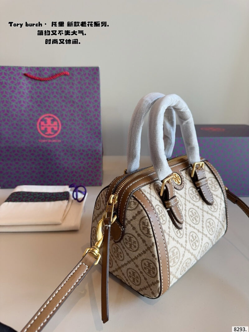 Tb Tory Burch Bowling Bag One of the most exquisite shoulder bags in the world is the Tory Burch. Tory Burch is very popular with young people. Size: 18 * 12 * 13cm