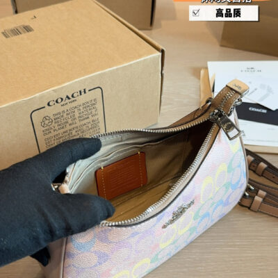 Coach 26 Valentine's Day Limited, Too Mi
