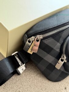 Riñonera con estampado de cuadros de Burberry