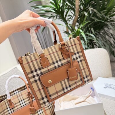 Burberry autumn check bag, who is not impressed?
