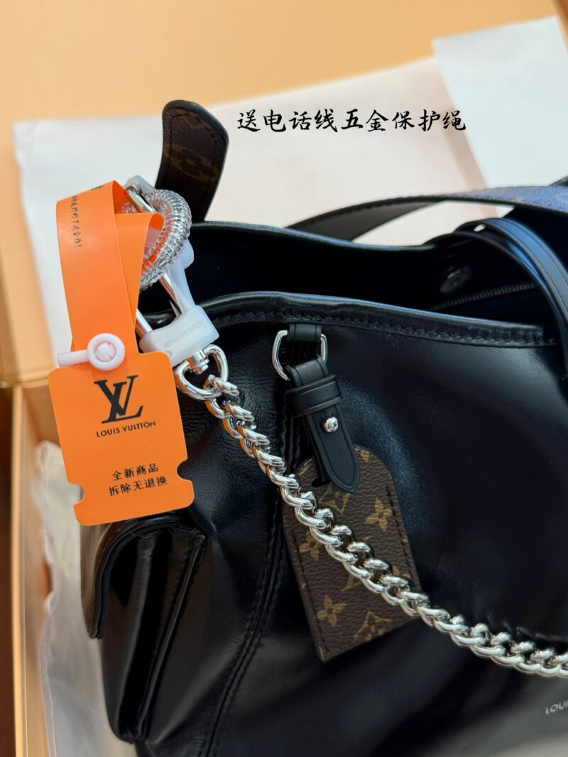 LV Carrall Small Black Knight]