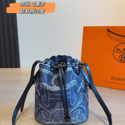 Hermes bucket bag (print)