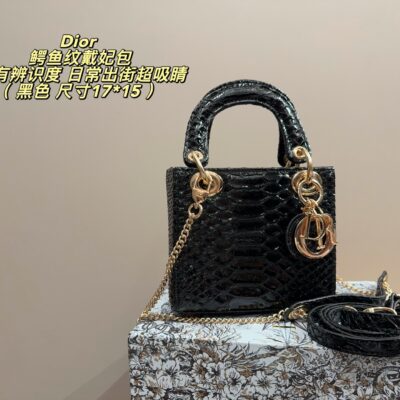 Dior Crocodile Leather Duffel Bag, Triple Design, Rare Crocodile Leather + Metal Chain & "CD" Pendant, Luxurious Elegance. The crocodile leather has a unique texture, a strong shine, and a superb feel, which is suitable for formal occasions or high-end wear. Carrying, crossbody