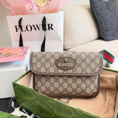 Gucci chest bag This year's waist bag chest bag is really super hot to the waist bag can not be classic celebrity same style chest bag back to the fashion circle is not a day or two thing