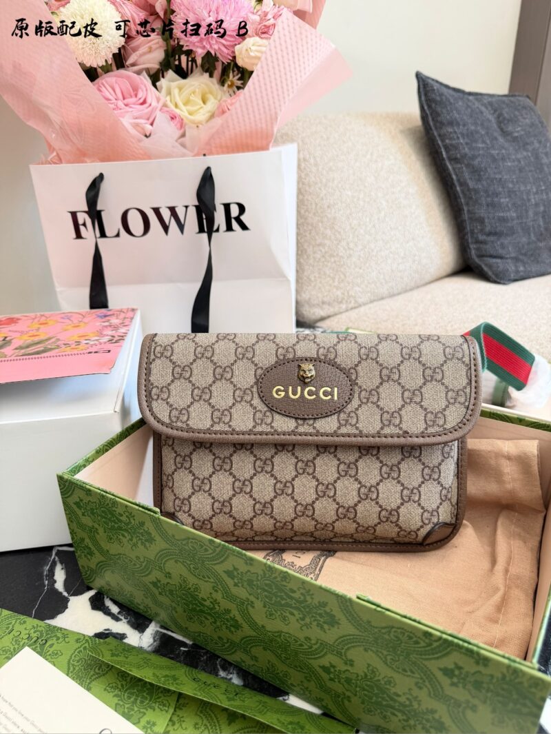 Gucci chest bag This year's waist bag chest bag is really super hot to the waist bag can not be classic celebrity same style chest bag back to the fashion circle is not a day or two thing