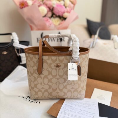 Coach City23 Totes