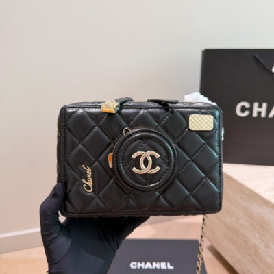 Camera bag by Chanel Wang Yibo at the Chanel Show in Paris