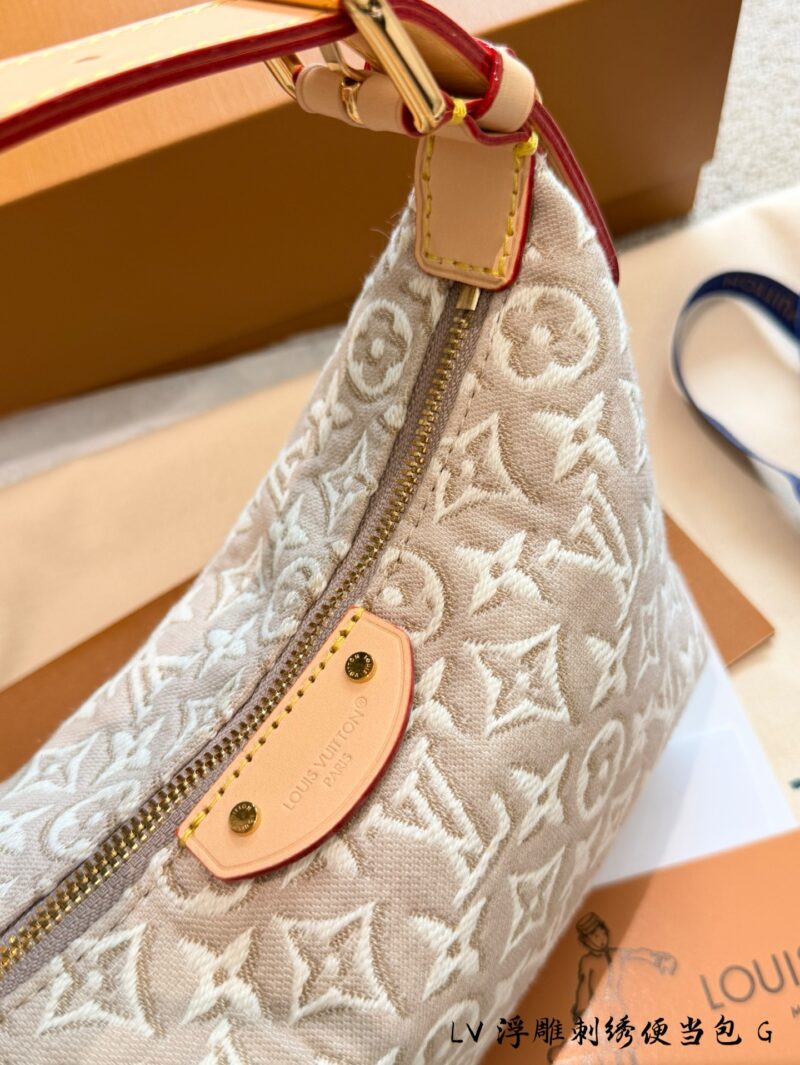 Louis Vuitton embossed embroidery IN tarnished cowhide