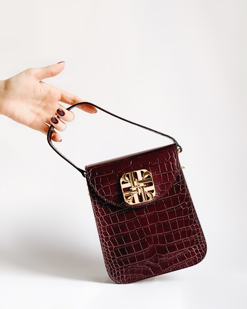 Handbag silhouettes
